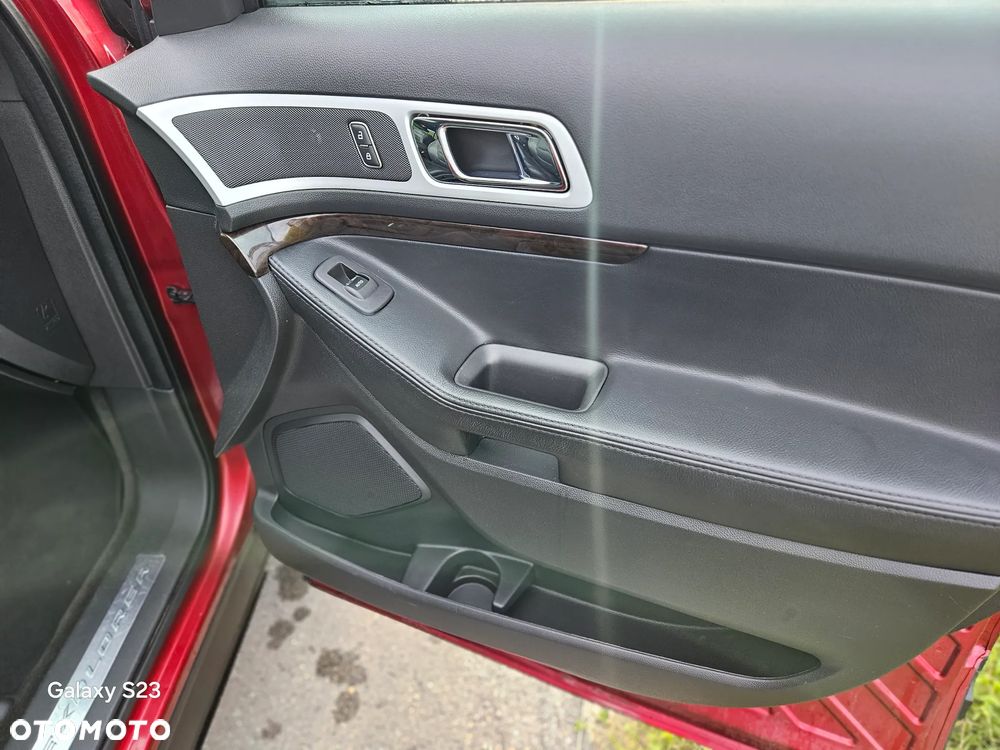 Ford Explorer - 22