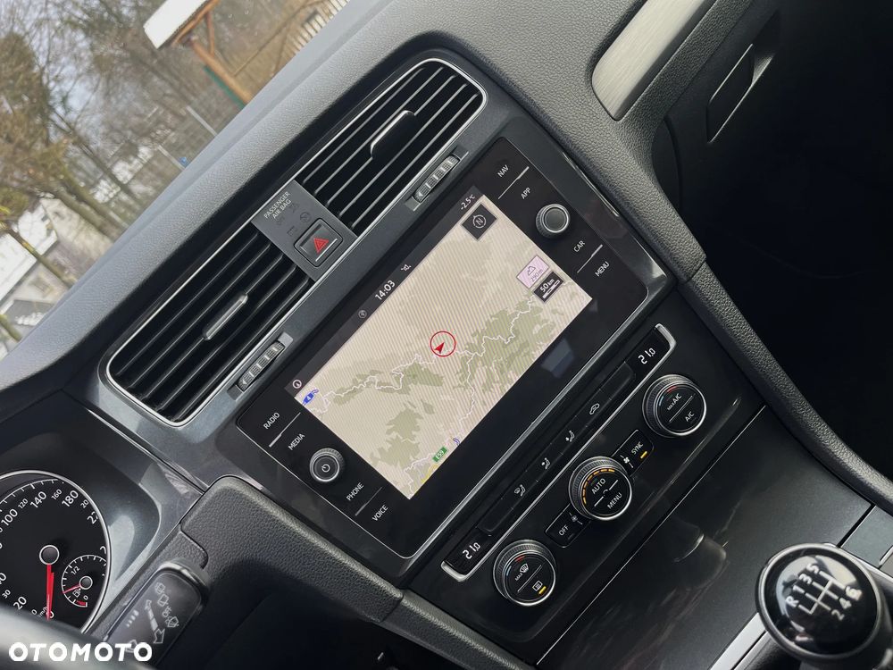 Volkswagen Golf 1.4 TSI BlueMotion Technology Lounge - 21