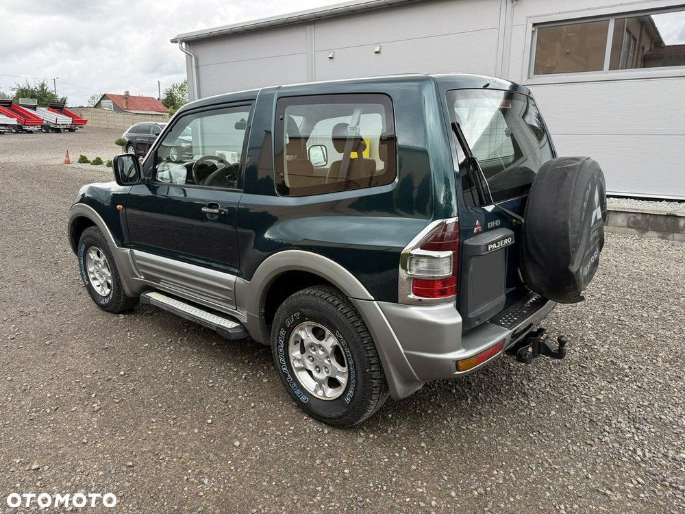 Mitsubishi Pajero - 8