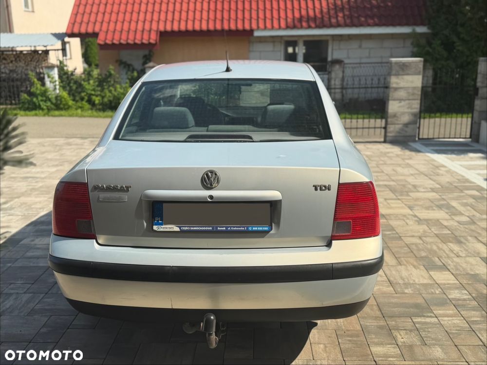 Volkswagen Passat 1.9 TDI CL - 38