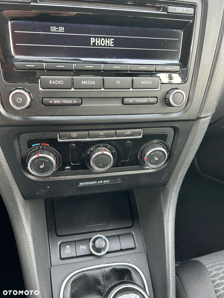 Volkswagen Golf VI 1.6 TDI Comfortline - 11