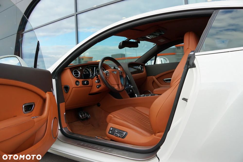 Bentley Continental GT Standard - 14