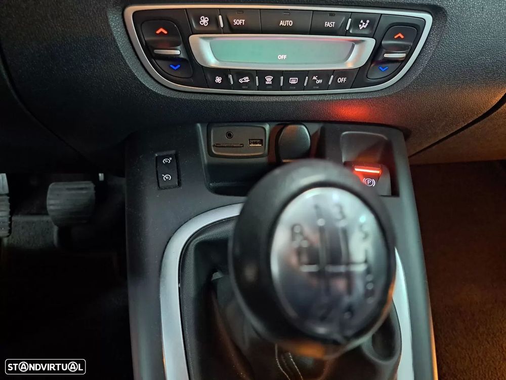 Renault Grand Scénic 1.6 dCi Bose Edition SS - 10