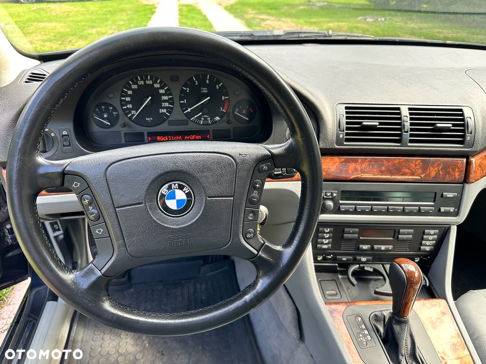 BMW Seria 5 - 13