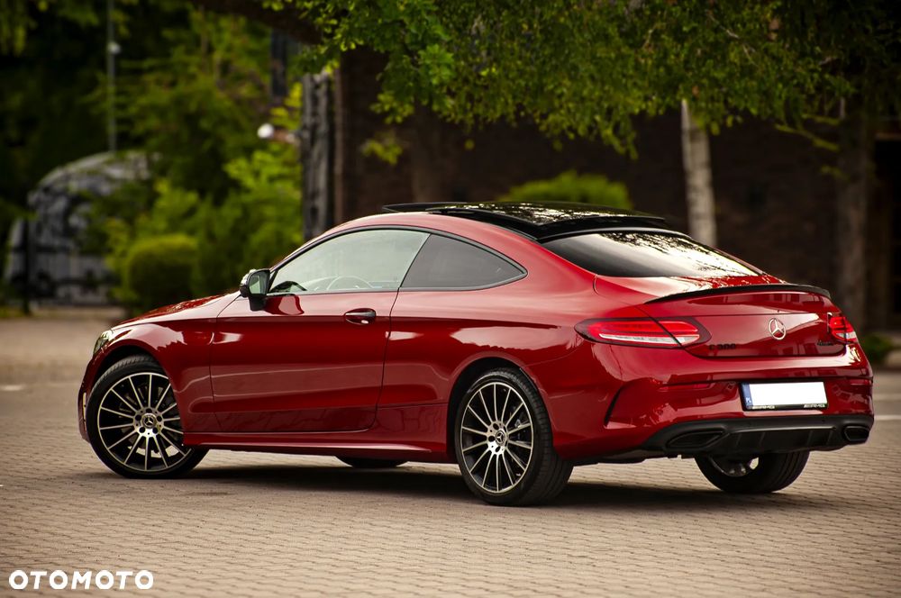 Mercedes-Benz Klasa C 300 d 4Matic 9G-TRONIC AMG Line - 23