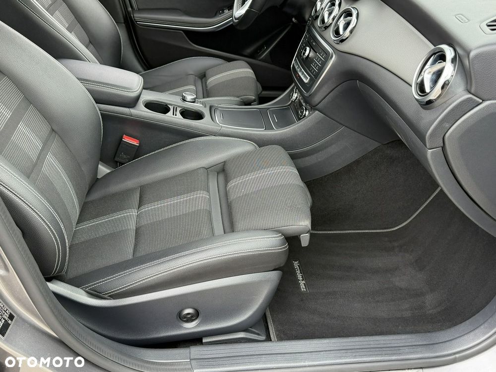 Mercedes-Benz Klasa A 180 d 7G DCT - 35