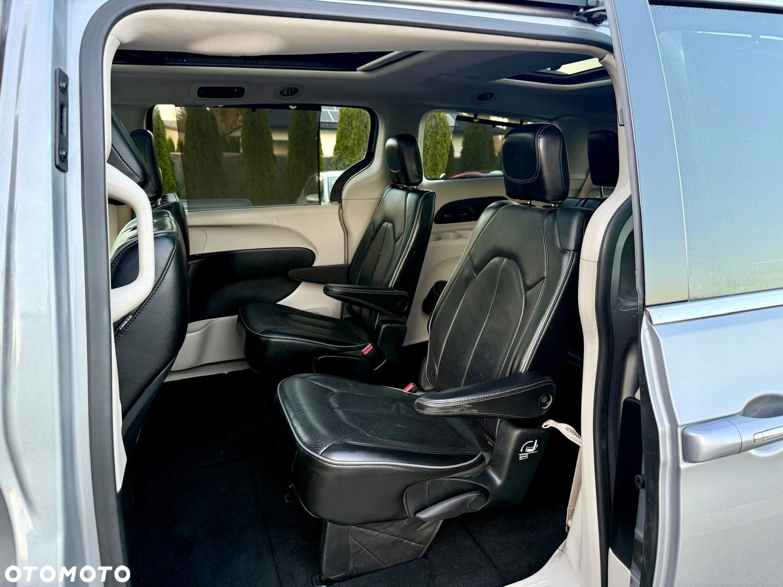 Chrysler Pacifica - 18