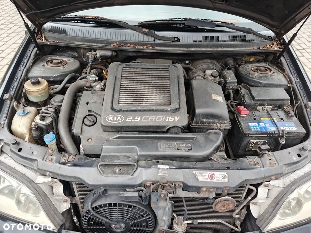 Kia Carnival CRDi Executive - 12