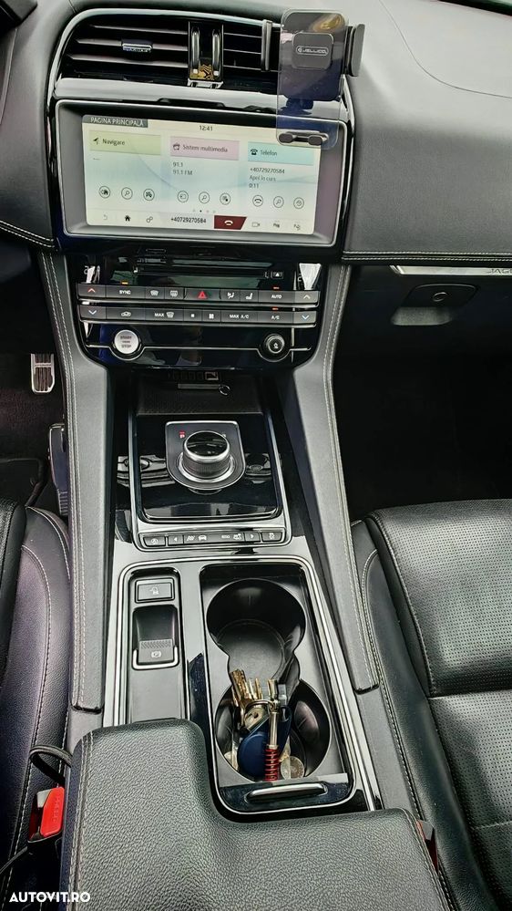 Jaguar F-Pace 30d AWD R-Sport - 18
