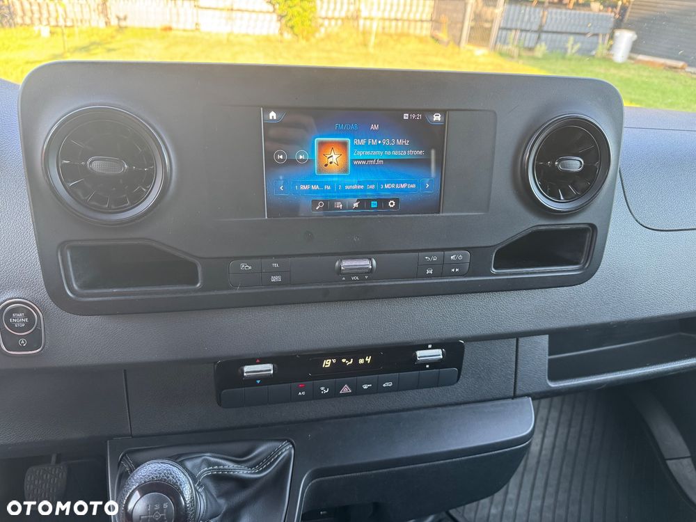 Mercedes-Benz Sprinter - 11