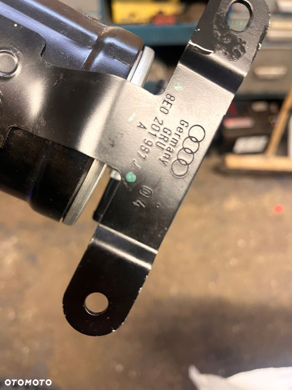 AUDI A4 B7 OBUDOWA FILTRA PALIWA 8E0201987J - 5