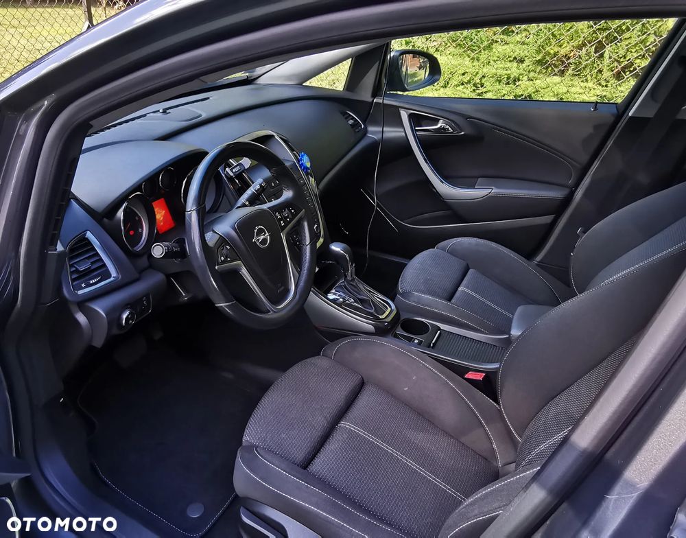 Opel Astra 2.0 CDTI Cosmo - 6