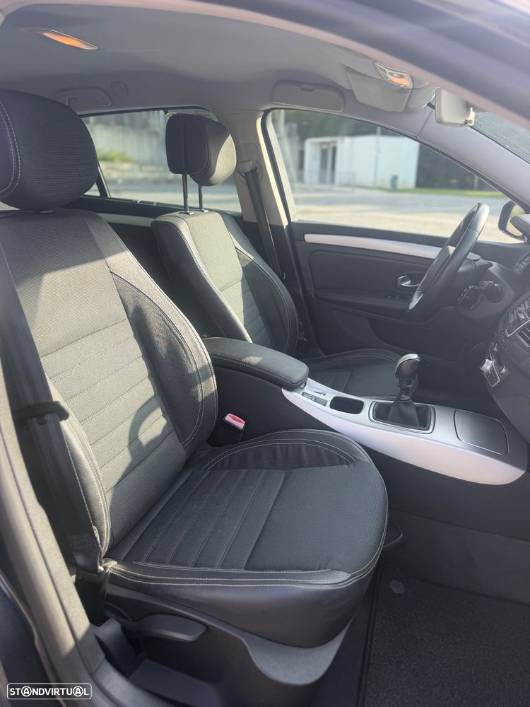 Renault Laguna 2.0 dCi Dynamique S - 16