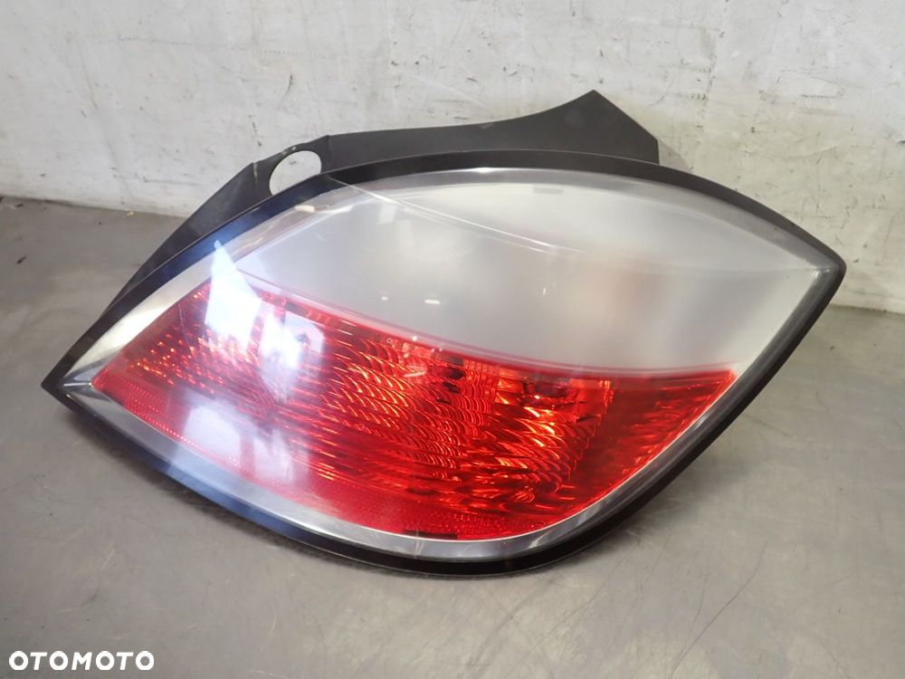 LAMPA PRAWA TYLNA OPEL ASTRA H 1.7CDTI - 2