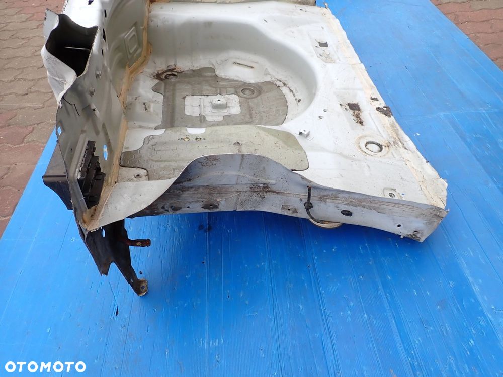 SUZUKI SWIFT MK7 5d 10- MK7 PAS TYLNY Z WANNĄ ZNL - 6