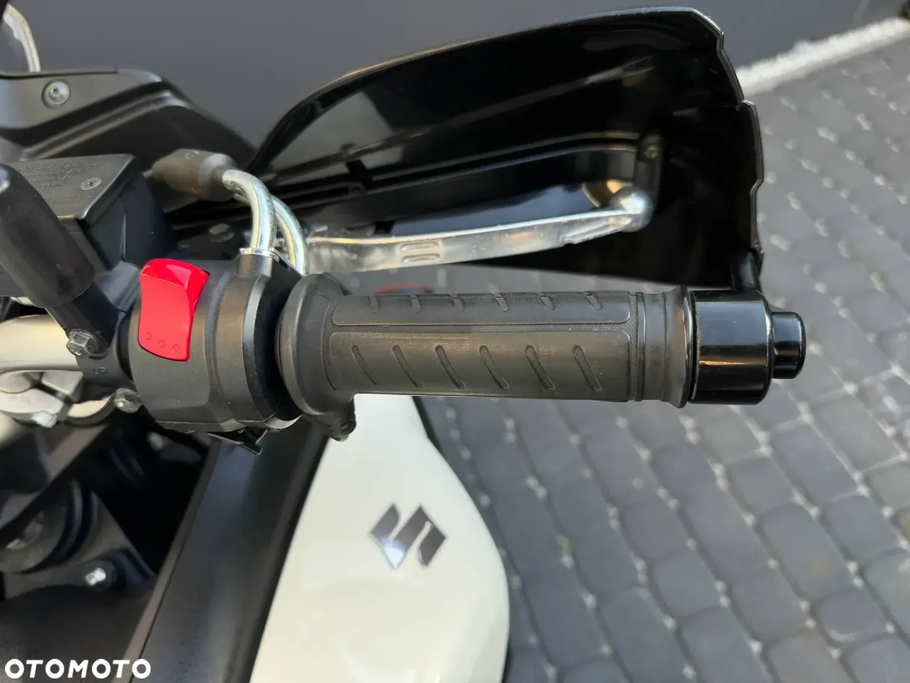 Suzuki V-STROM - 13