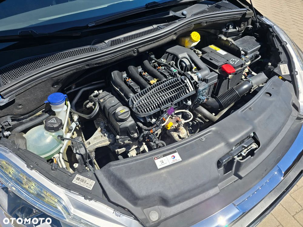 Peugeot 208 - 17