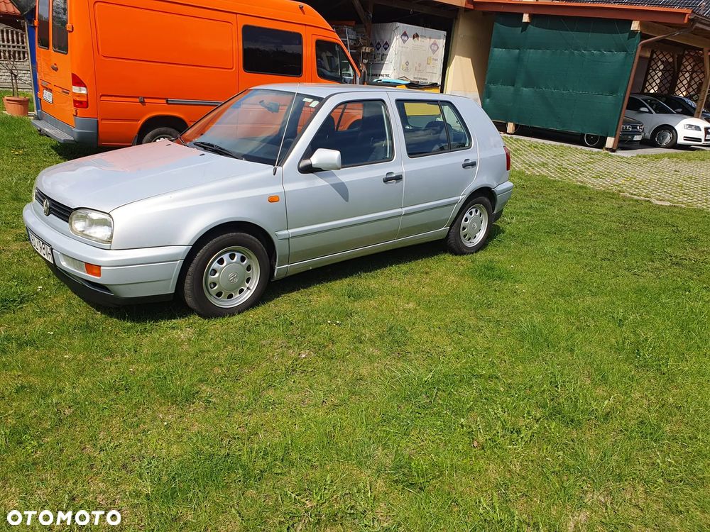 Volkswagen Golf 1.8 - 1