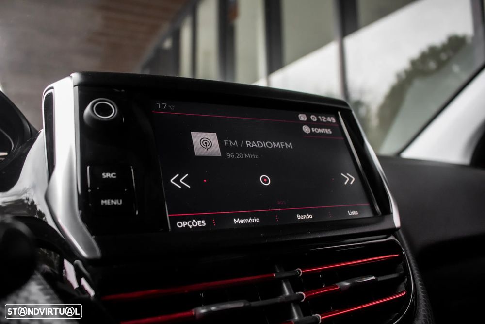 Peugeot 2008 1.2 PureTech GT Line EAT6 - 41