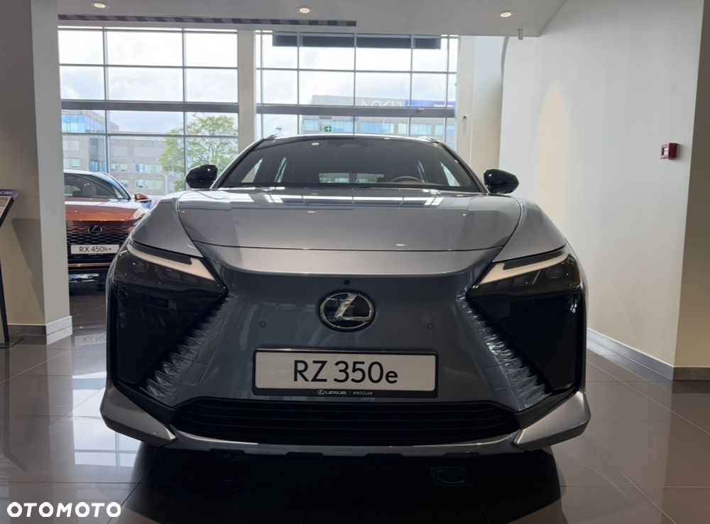 Lexus RZ - 2