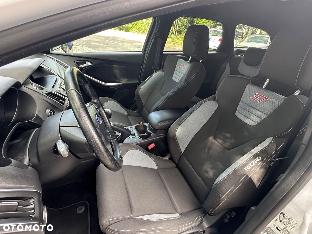 Ford Focus - 8