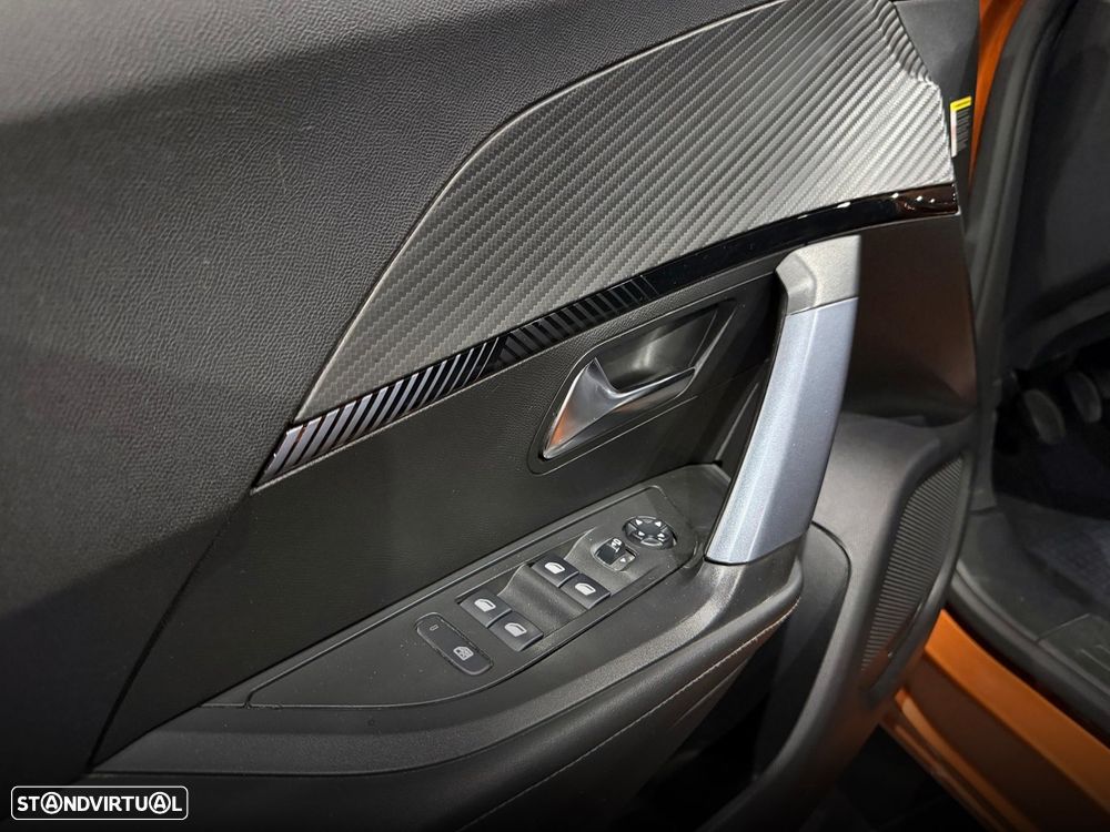 Peugeot 2008 1.2 PureTech Allure Pack - 17