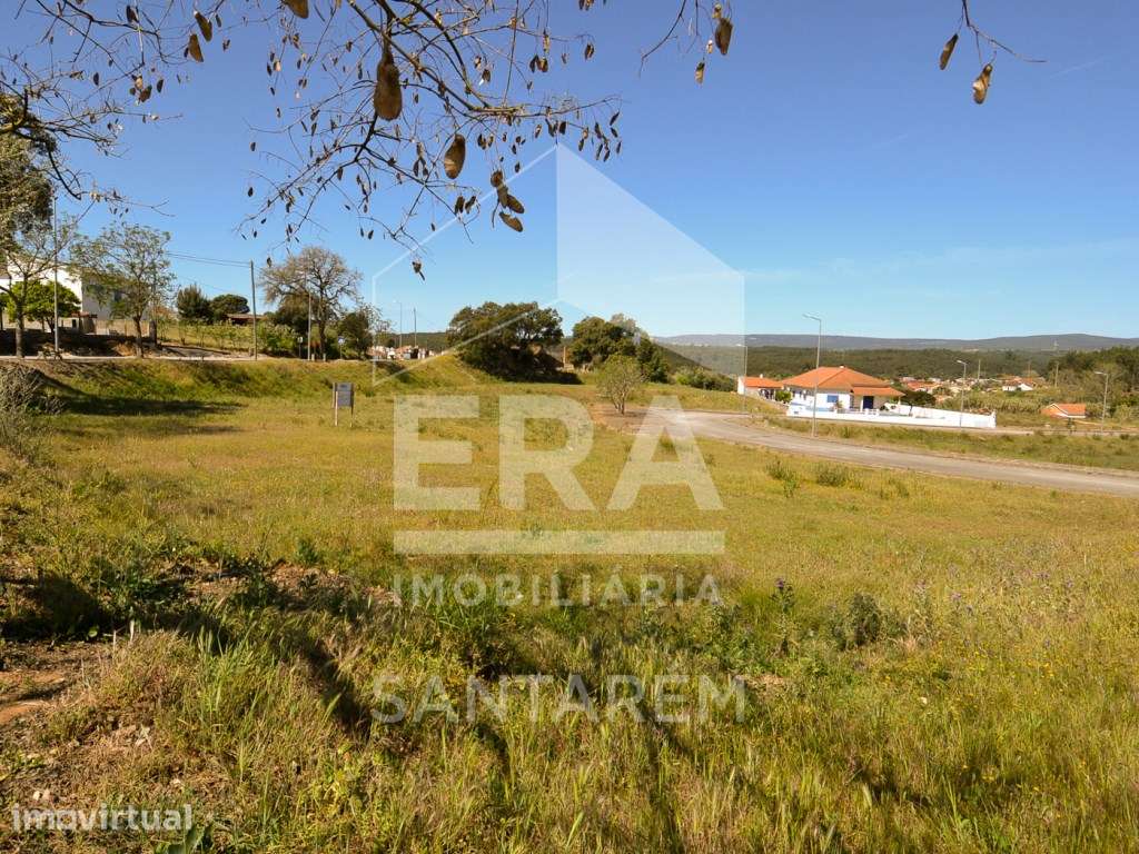 Terreno em zona urbana destinados à construção de moradias. - Grande imagem: 2/8