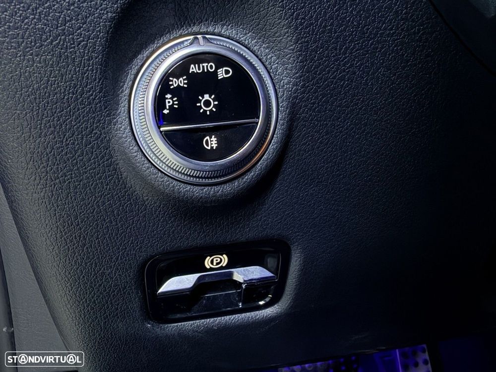 Mercedes-Benz C 300 e AMG Line - 27