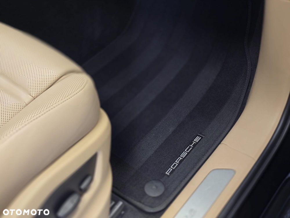Porsche Cayenne - 7