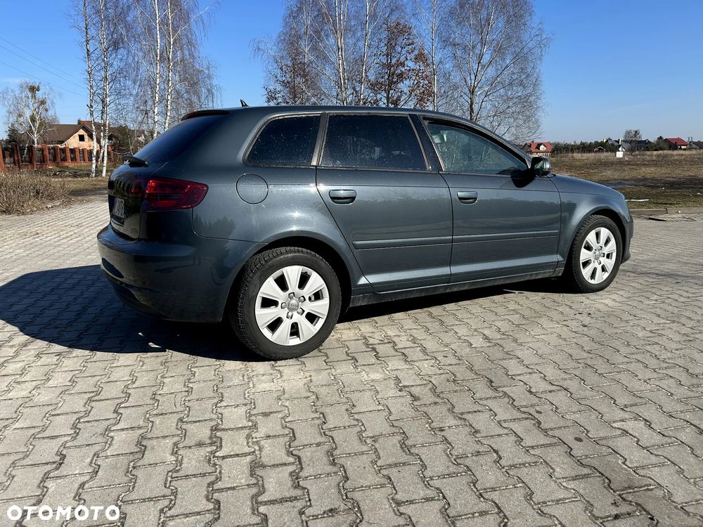 Audi A3 Sportback 1.6 TDI Ambiente - 4