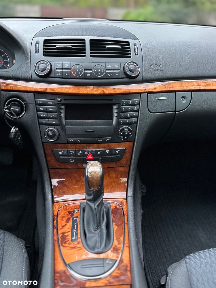 Mercedes-Benz Klasa E 200 Kompressor Automatik Avantgarde - 26