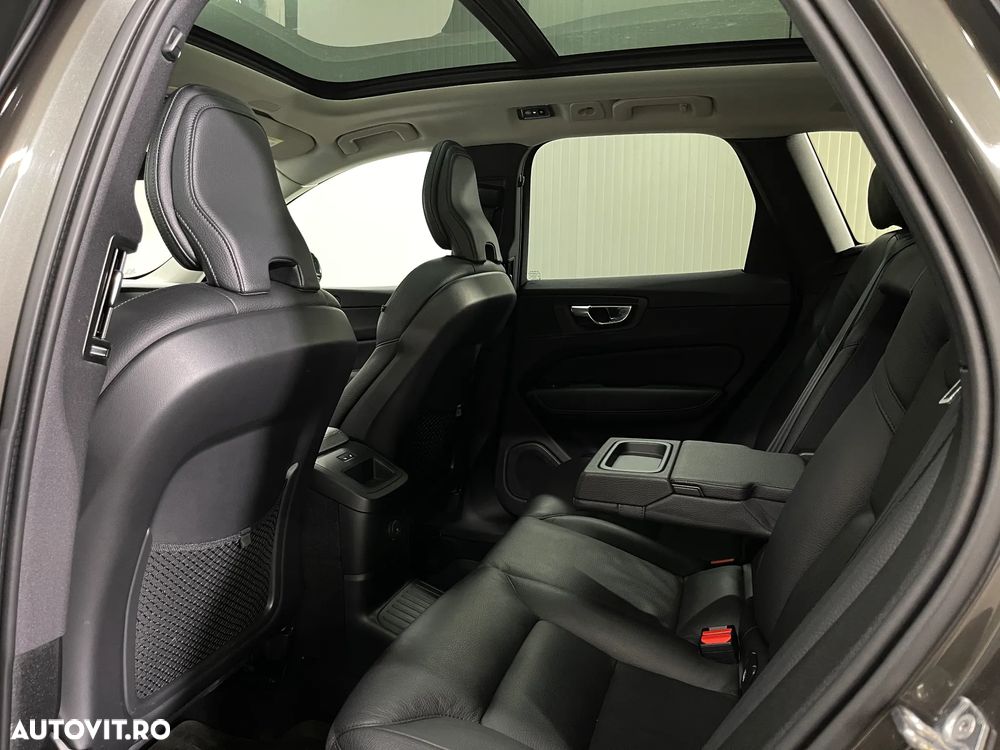 Volvo XC 60 Recharge T6 Twin Engine eAWD R-Design Expression - 12