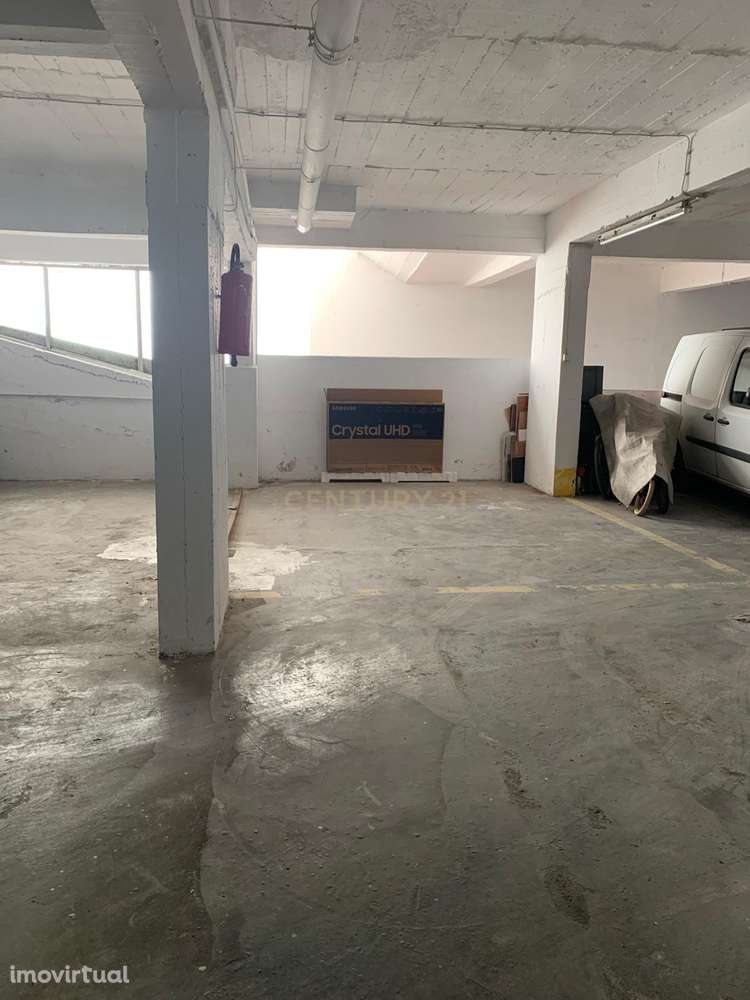 Lugar de Estacionamento à venda no centro da Costa da Caparica - Grande imagem: 4/7