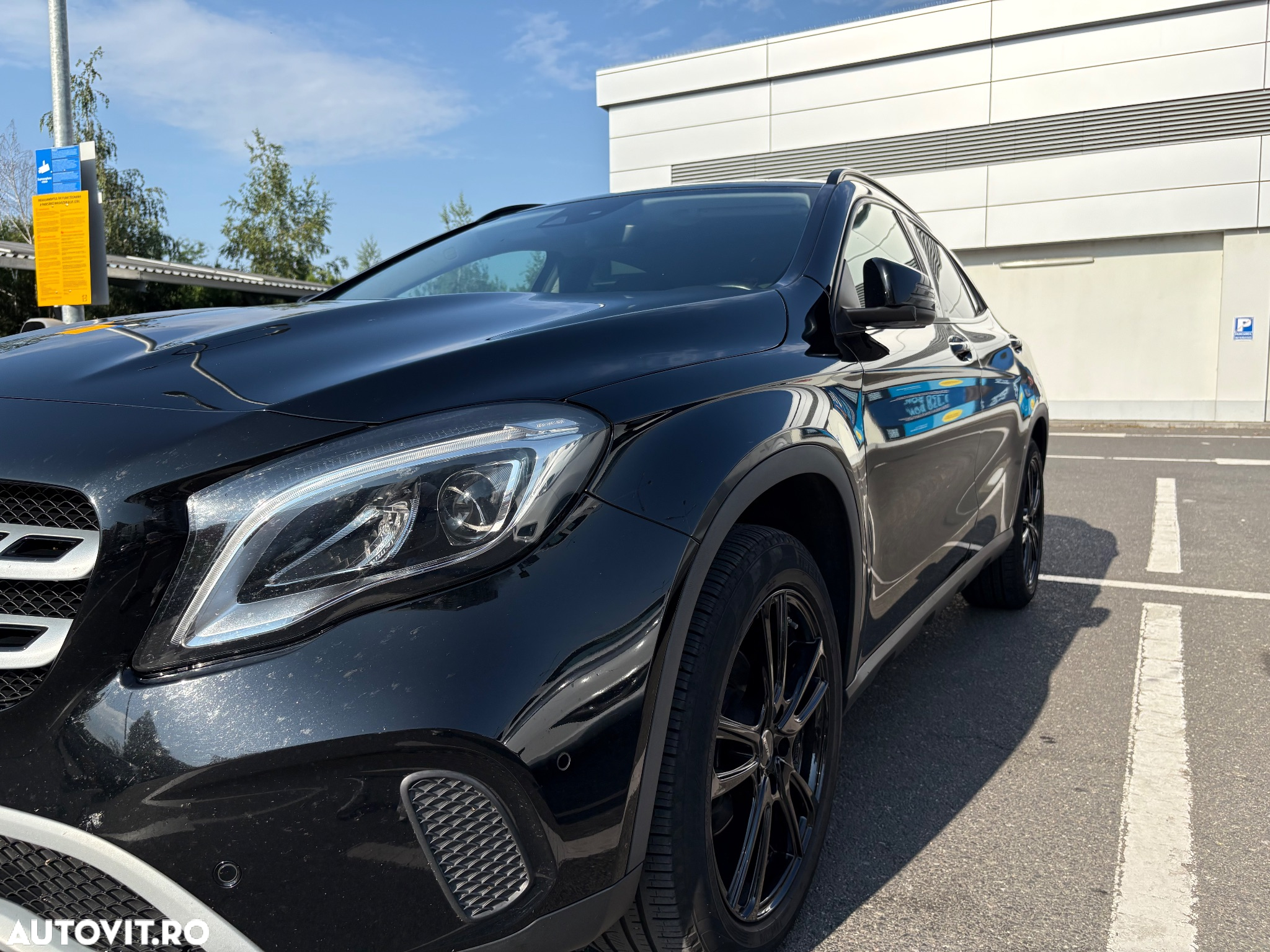 Mercedes-Benz GLA - 18