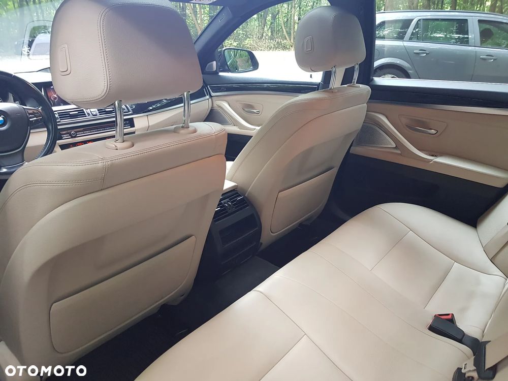 BMW Seria 5 528i xDrive - 18