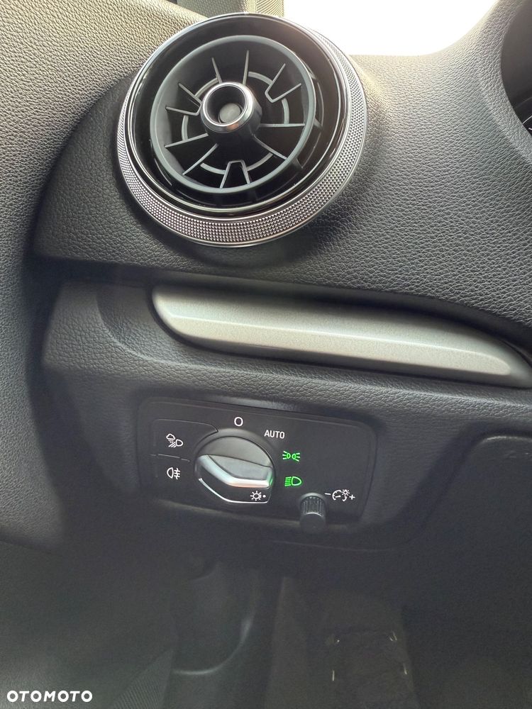 Audi A3 Sportback 1.6 TDI (clean diesel) S tronic Attraction - 16