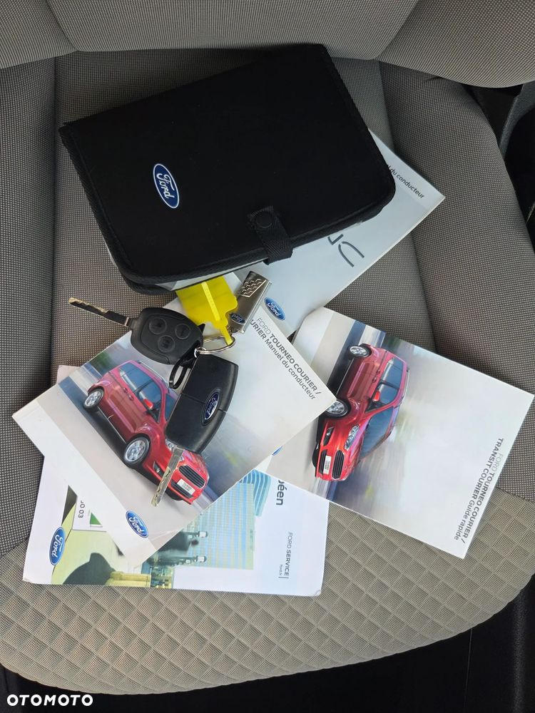 Ford Tourneo Courier ver-1-5-tdci-trend - 40