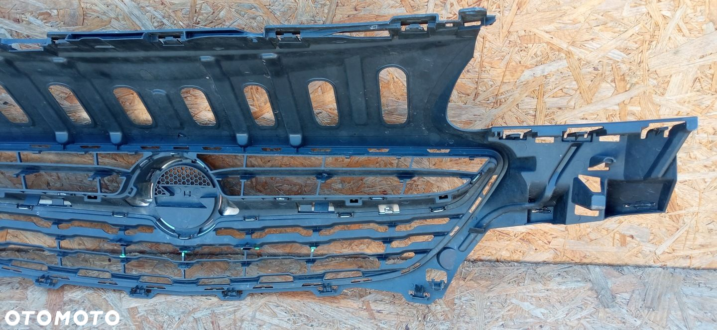 OPEL CORSA E 14- ATRAPA KRATKA GRILL ZDERZAKA PRZEDNIEGO CHROM 39003576 - 9