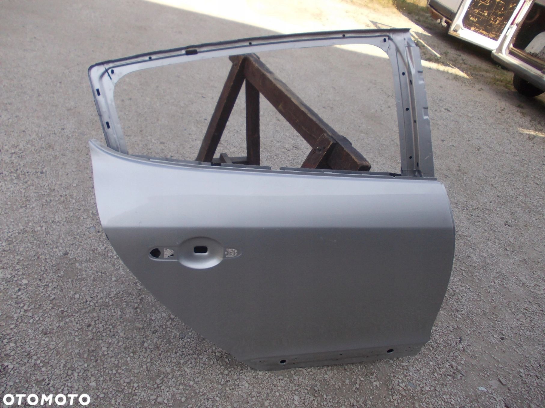 DRZWI TYLNE PRAWE RENAULT MEGANE III HB 2008 - 1