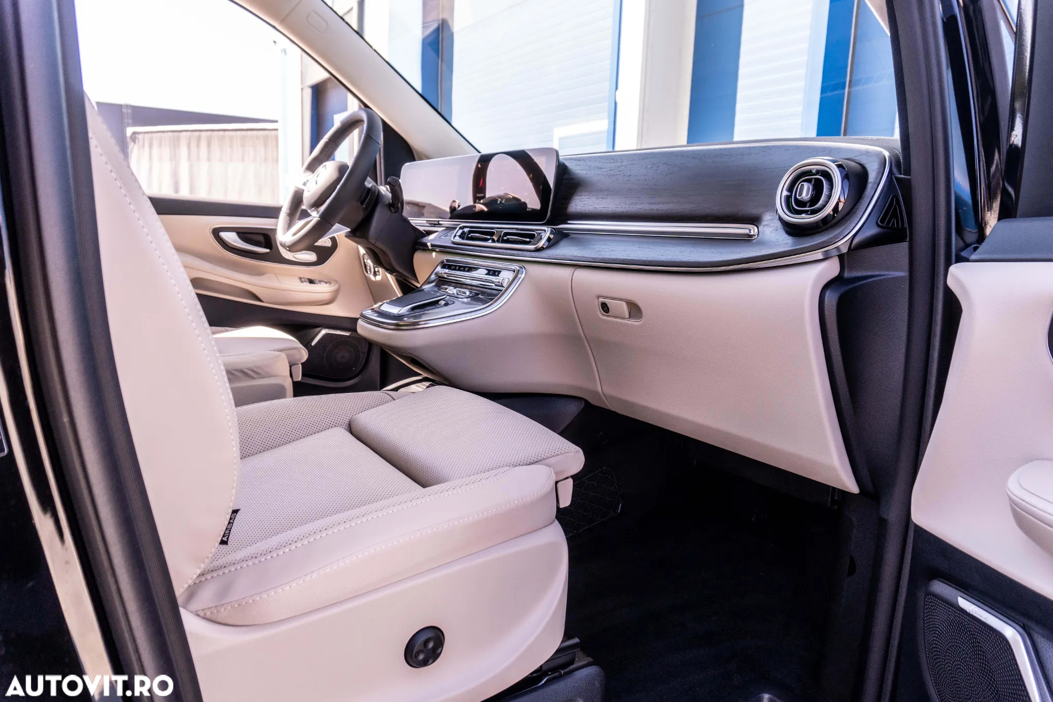 Mercedes-Benz V 300 d lang 9G-TRONIC Exclusive Edition - 29