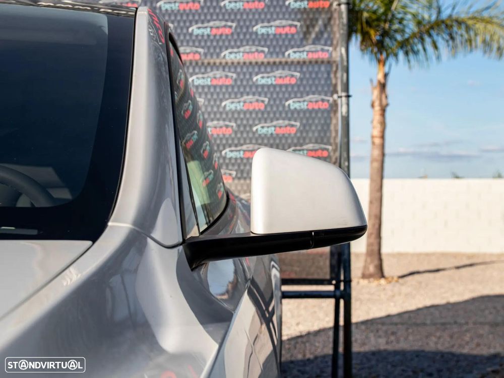 Tesla Model Y Long Range Tração Integral - 17