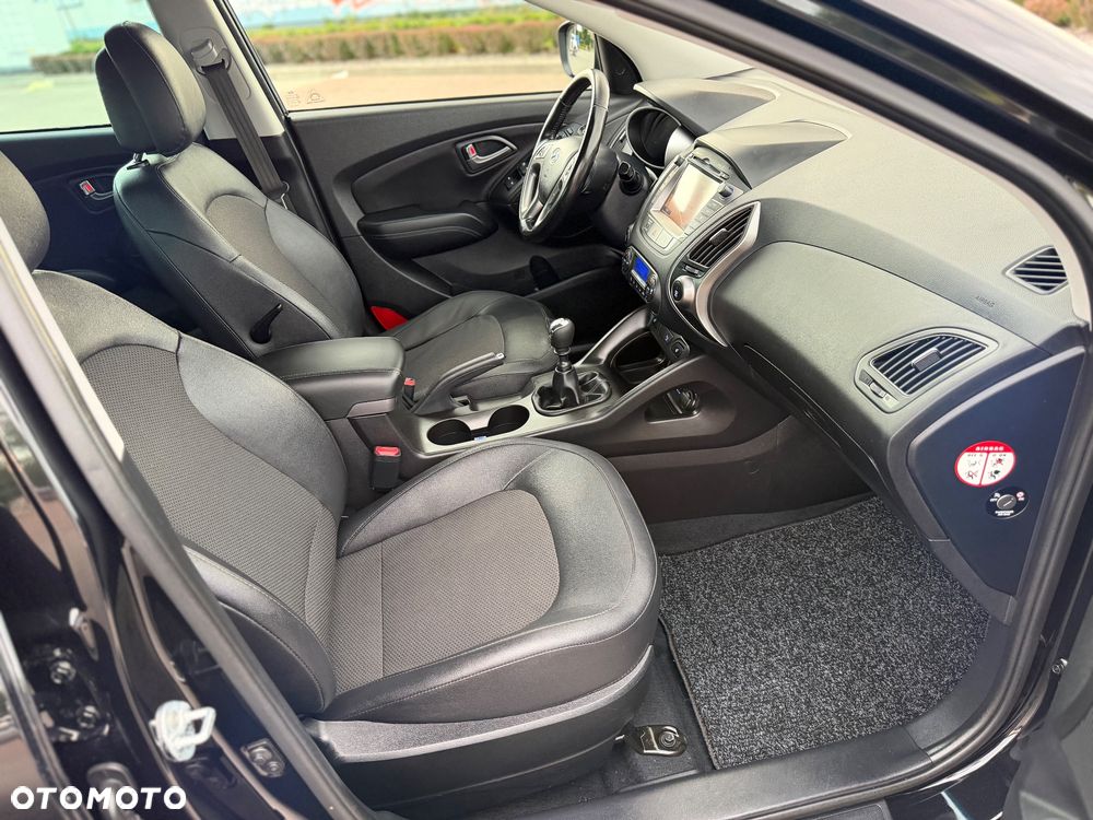 Hyundai ix35 1.6 2WD Fifa World Cup Edition - 12
