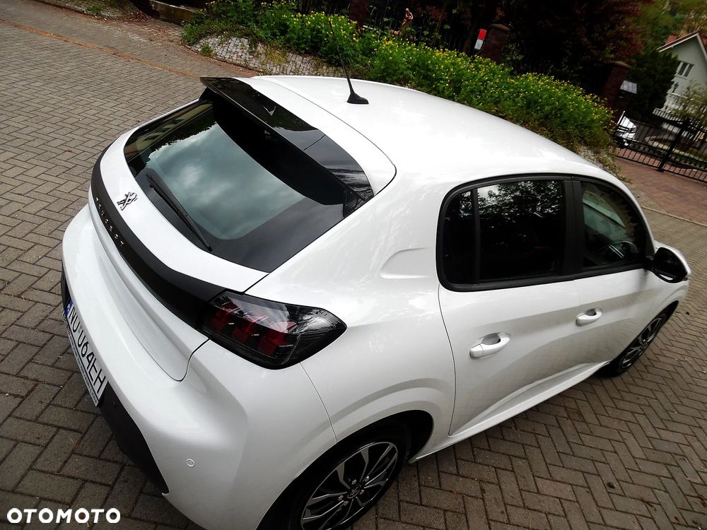 Peugeot 208 - 16
