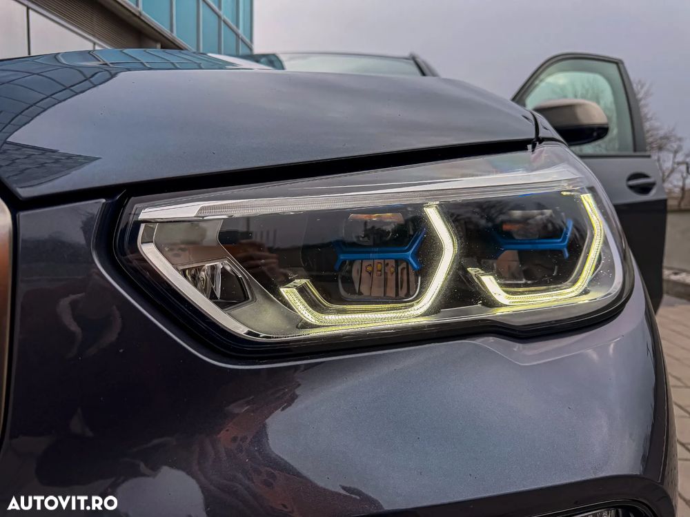 BMW X5 M M50i - 15