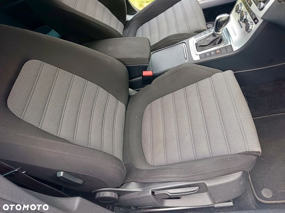Volkswagen Passat 2.0 TDI 4Motion DSG BlueMotion Tech Highline - 9