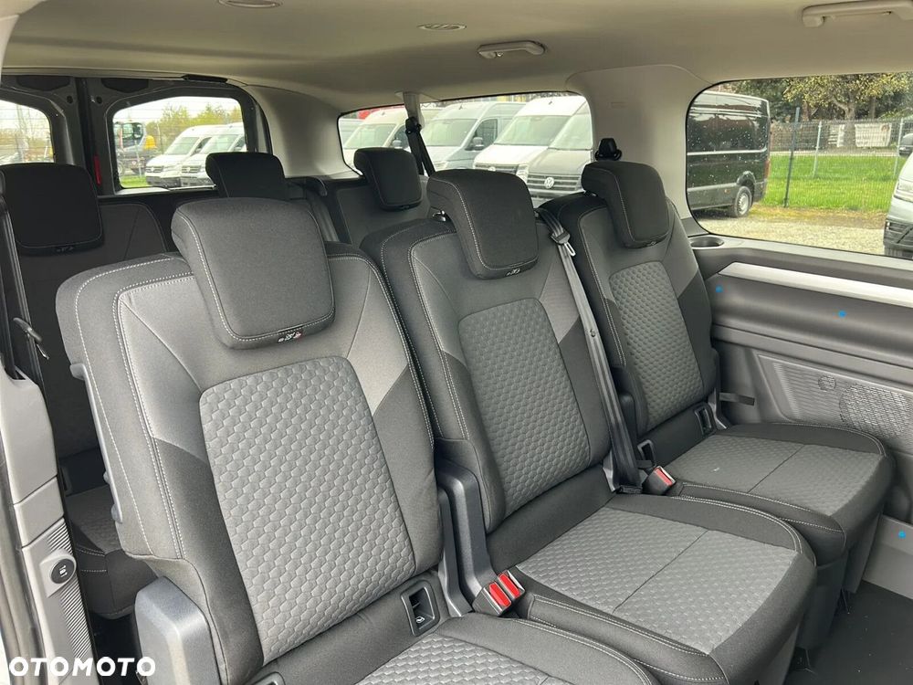 Volkswagen Caravelle - 17