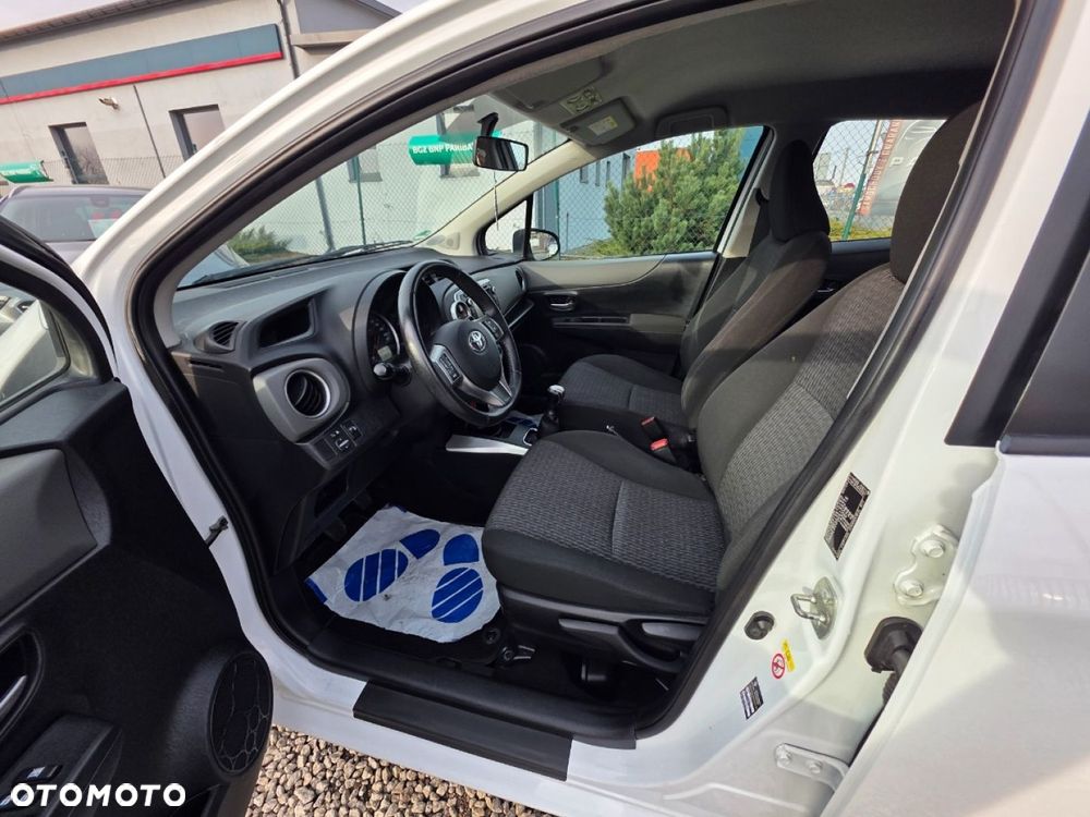 Toyota Yaris - 10