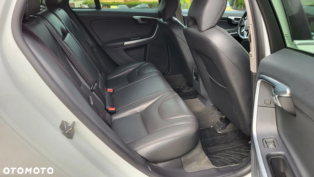 Volvo V60 D4 Drive-E Momentum - 12