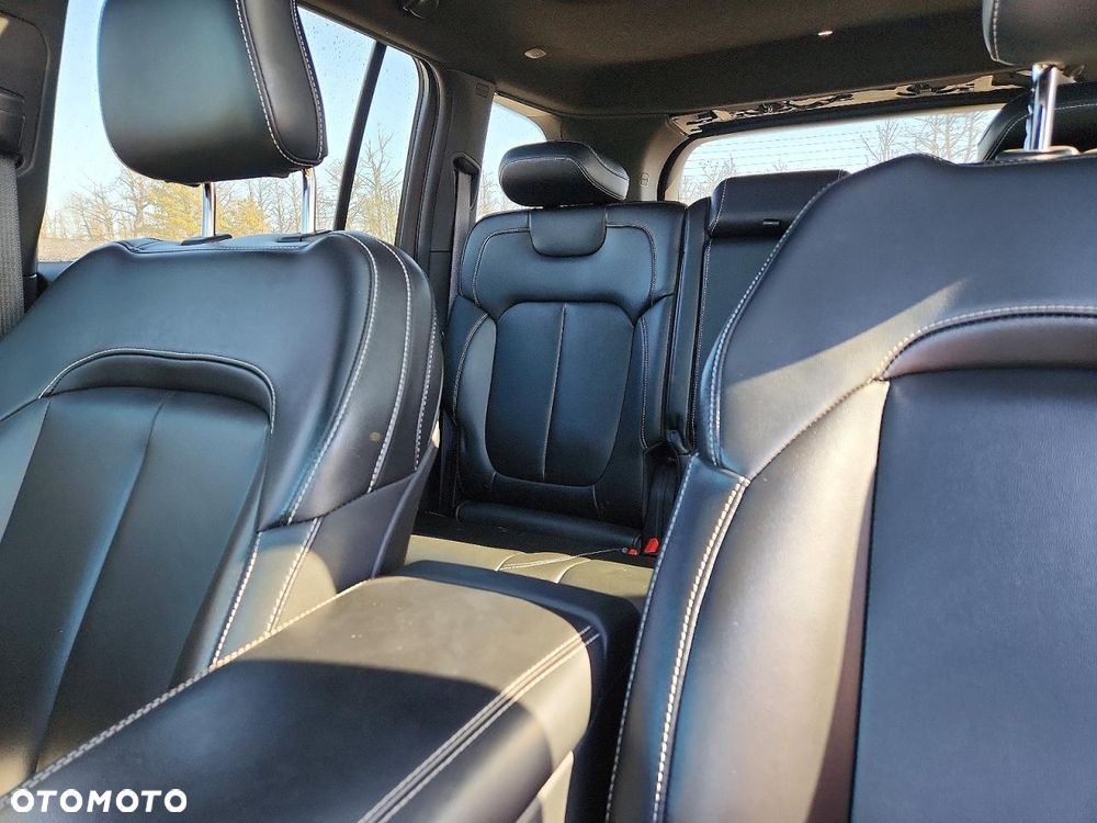 Jeep Grand Cherokee - 11