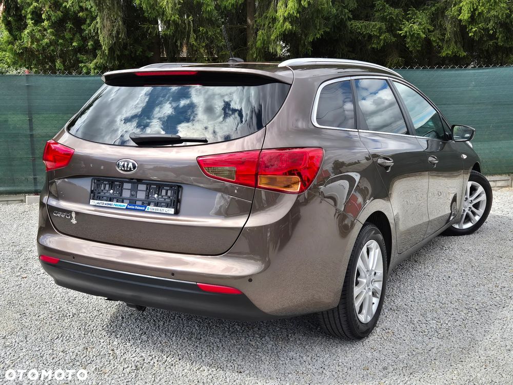 Kia Ceed 1.6 GDI Fifa World Cup Edition - 22